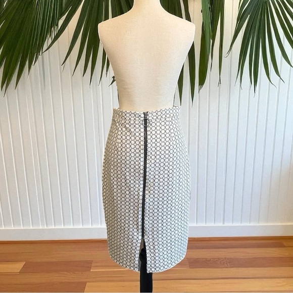 Maeve by Anthropologie Back-Zip Pencil Skirt - Size Small - Picture 5 of 16